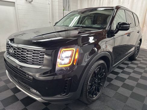 Used 2022 Kia Telluride SX w/ SX Prestige Package AWD/4WD image 3