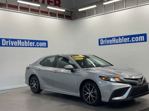Used 2024 Toyota Camry SE FWD image 4