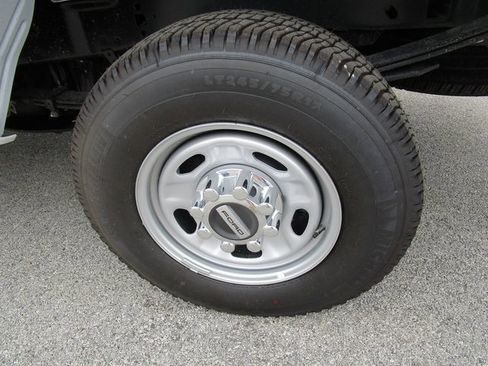 New 2025 Ford F250 XL w/ FX4 Off-Road Package image 9