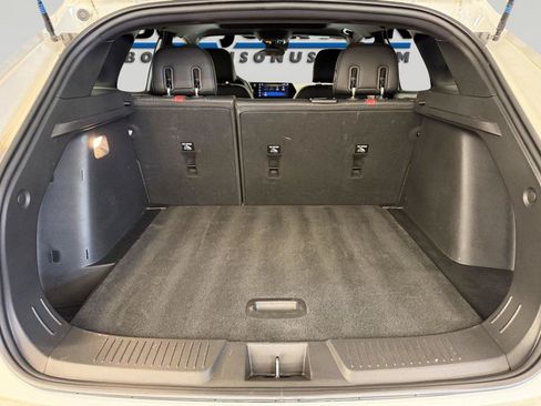 Used 2024 Chevrolet Trax RS w/ Sunroof Package FWD image 12