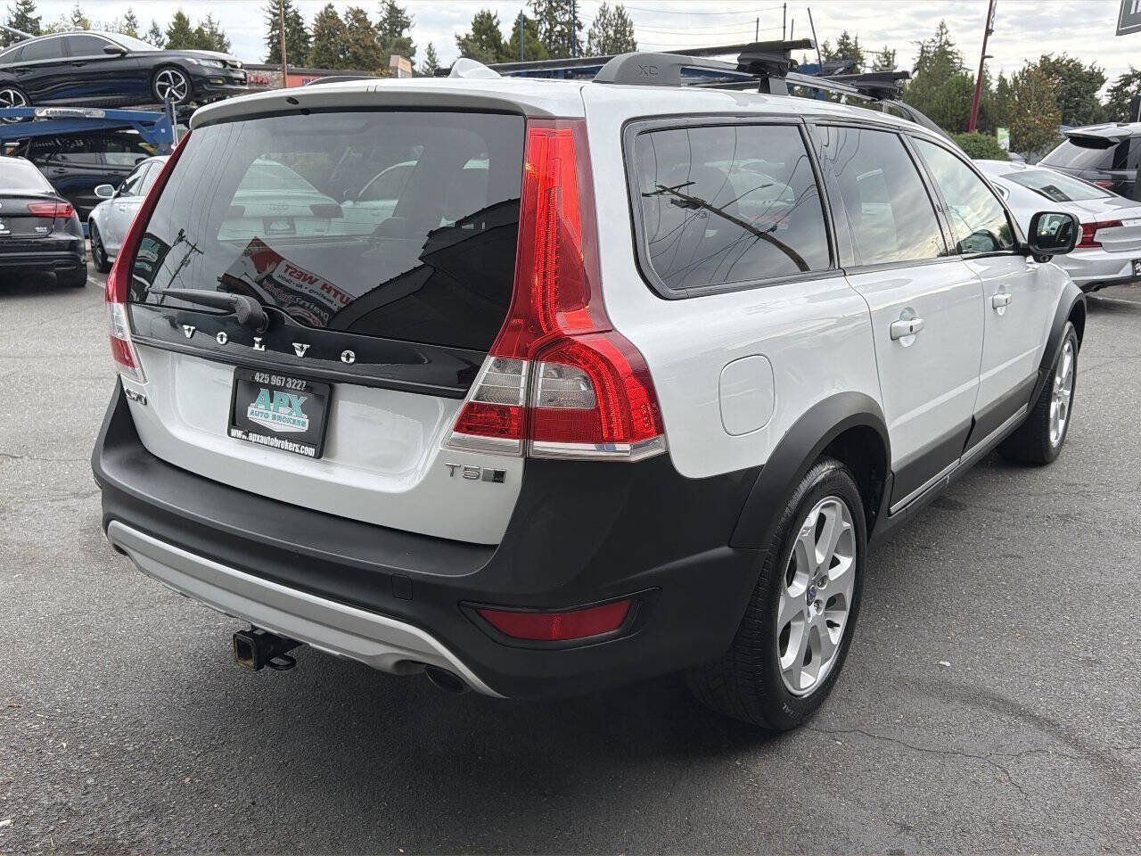 Used 2016 Volvo XC70 T5 Premier w/ Proximity Package AWD/4WD image 9