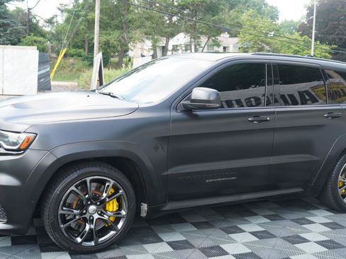 Used 2018 Jeep Grand Cherokee Trackhawk AWD/4WD image 12