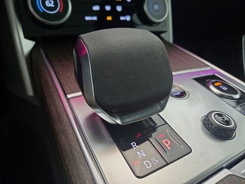 Used 2023 Land Rover Range Rover SE image 16