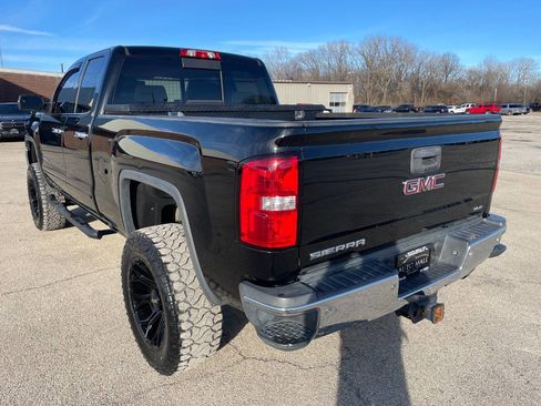 Used 2017 GMC Sierra 2500 SLE w/ SLE Preferred Package image 3