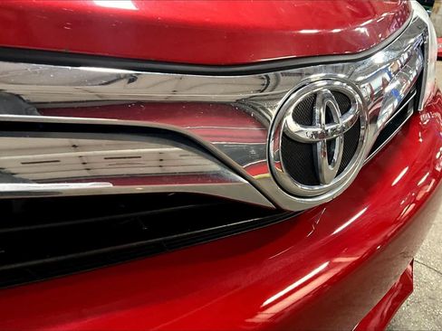 Used 2013 Toyota Camry LE image 25