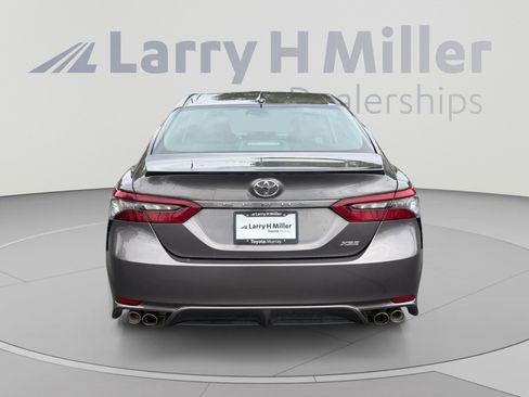 Used 2024 Toyota Camry XSE FWD image 4