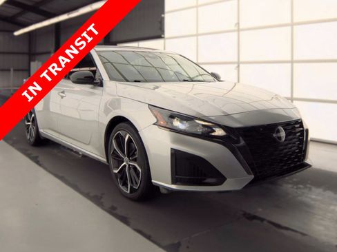 Used 2024 Nissan Altima 2.5 SR FWD image 5