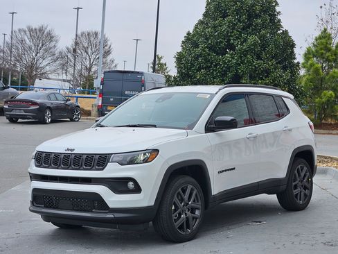 New 2026 Jeep Compass Latitude image 3