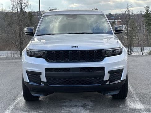 Used 2023 Jeep Grand Cherokee L Laredo image 22