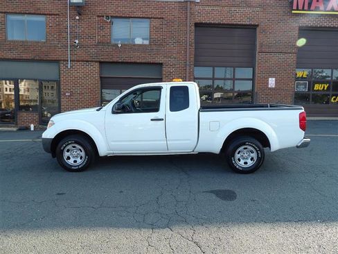Used 2015 Nissan Frontier S image 4