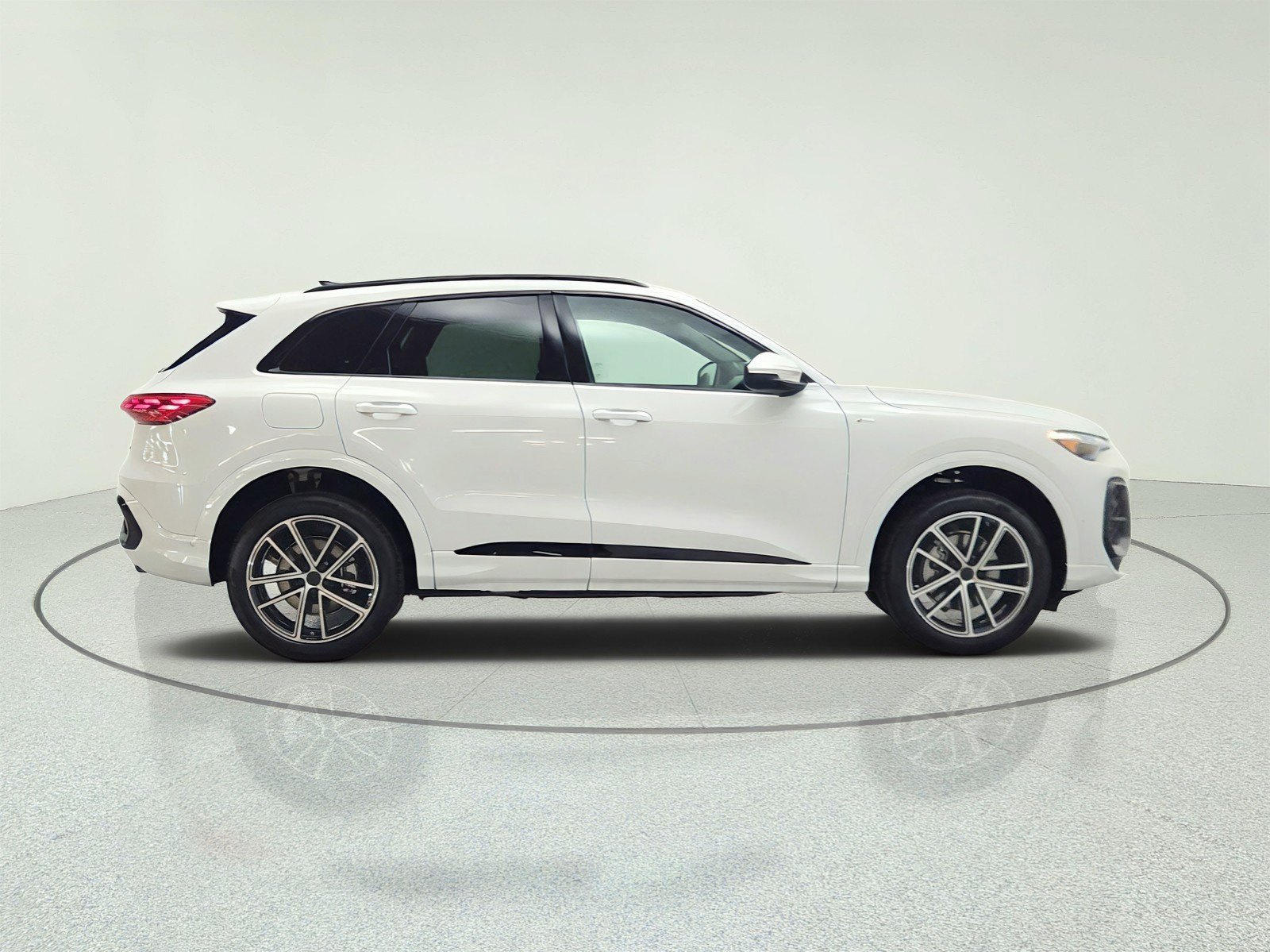 New 2026 Audi Q5 Premium Plus AWD/4WD image 4