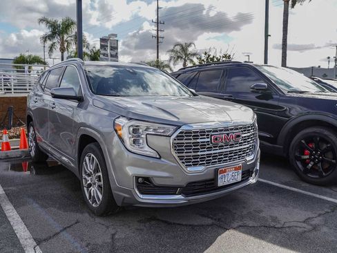 Used 2024 GMC Terrain Denali image 7