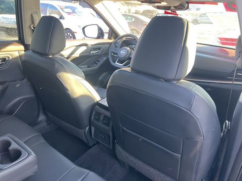 Certified 2023 Nissan Rogue SV w/ SV Premium Package image 17