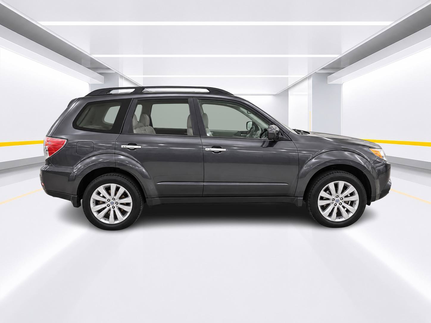 Used 2013 Subaru Forester 2.5X Premium AWD/4WD image 6