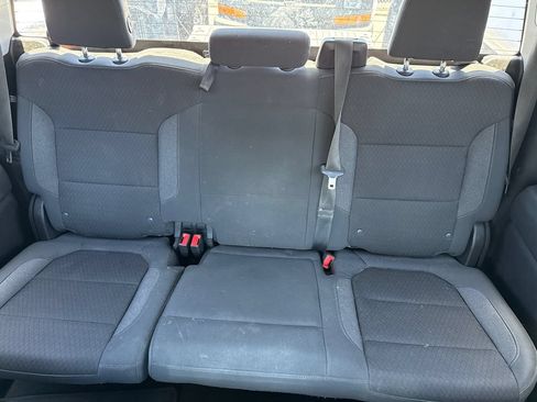 Used 2021 Chevrolet Silverado 1500 LT RWD image 4