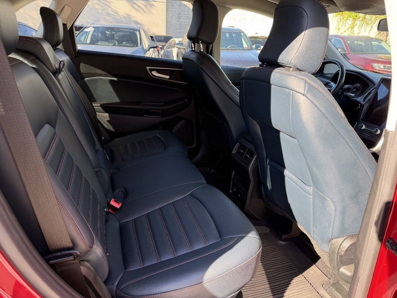 Used 2022 Ford Edge SEL w/ Sport Appearance Package AWD/4WD image 26