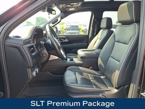 Used 2023 GMC Yukon SLT w/ SLT Premium Package AWD/4WD image 2