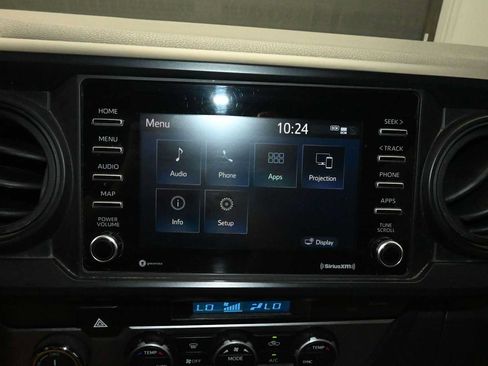 Used 2022 Toyota Tacoma SR AWD/4WD image 15