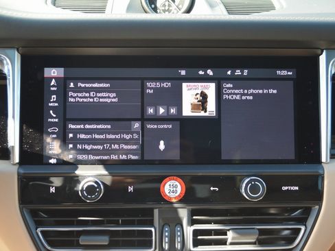 Used 2025 Porsche Macan image 27