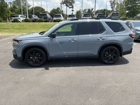 Used 2025 Honda Pilot Black Edition image 7