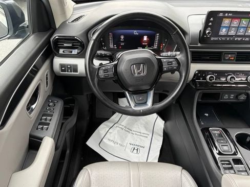 Used 2025 Honda Pilot Elite image 40