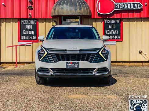 Used 2023 Kia Sportage LX image 3