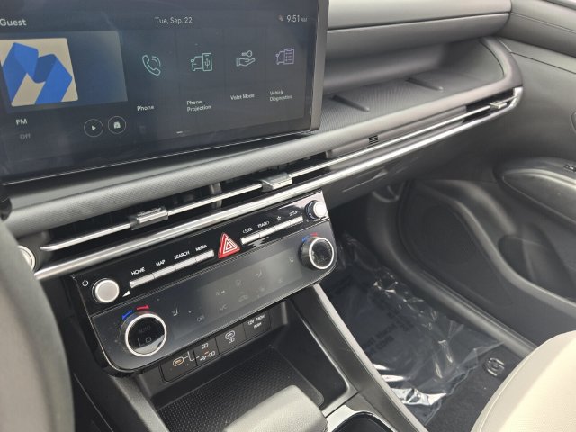 Used 2025 Hyundai Santa Cruz SEL FWD image 21