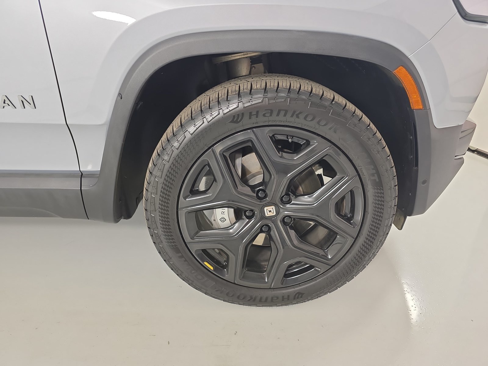 Used 2024 Rivian R1S Adventure Dual AWD/4WD image 11