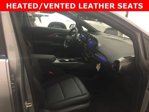 Used 2024 Chevrolet Equinox EV RS FWD image 16
