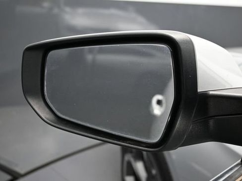 Used 2022 Chevrolet Malibu LT FWD image 4