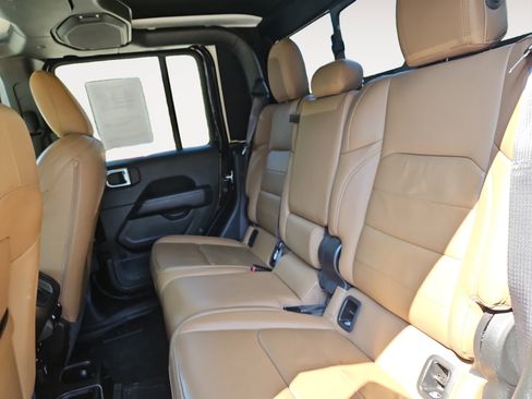 Used 2021 Jeep Gladiator Overland w/ Popular Equipment Package image 13