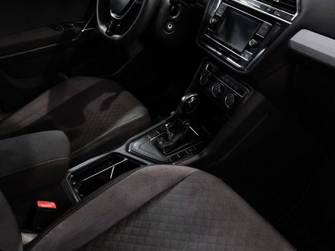 Used 2018 Volkswagen Tiguan S image 22