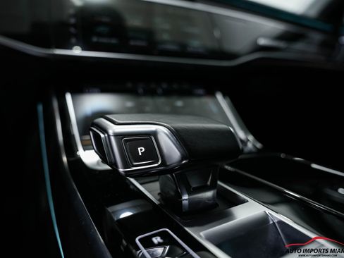 Used 2022 Audi A8 L 3.0T w/ Executive Package image 73