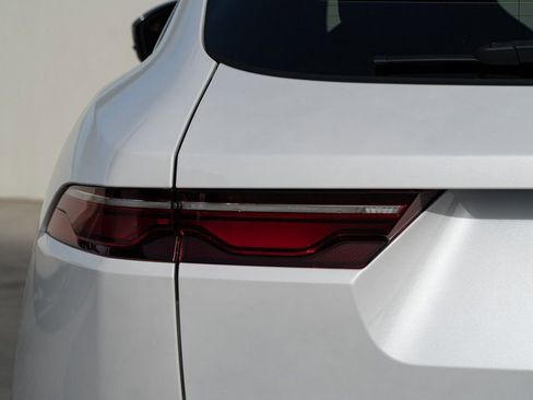 Used 2025 Jaguar F-PACE R-Dynamic S AWD/4WD image 5