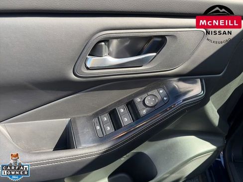 Used 2025 Nissan Rogue SV image 18