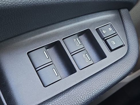 Certified 2018 Honda Pilot Touring image 32