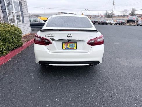Used 2017 Nissan Altima 2.5 SR w/ Midnight Edition Package image 6