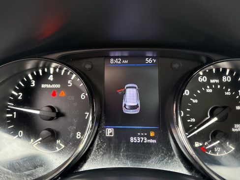 Used 2018 Nissan Rogue SL w/ Premium Package image 13