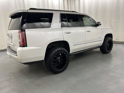 Used 2020 GMC Yukon Denali w/ Denali Premium Package image 3