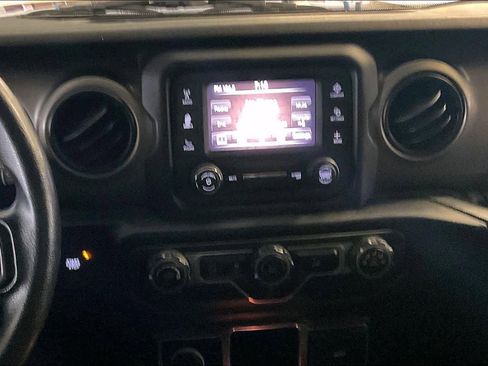Used 2020 Jeep Wrangler Sport image 6