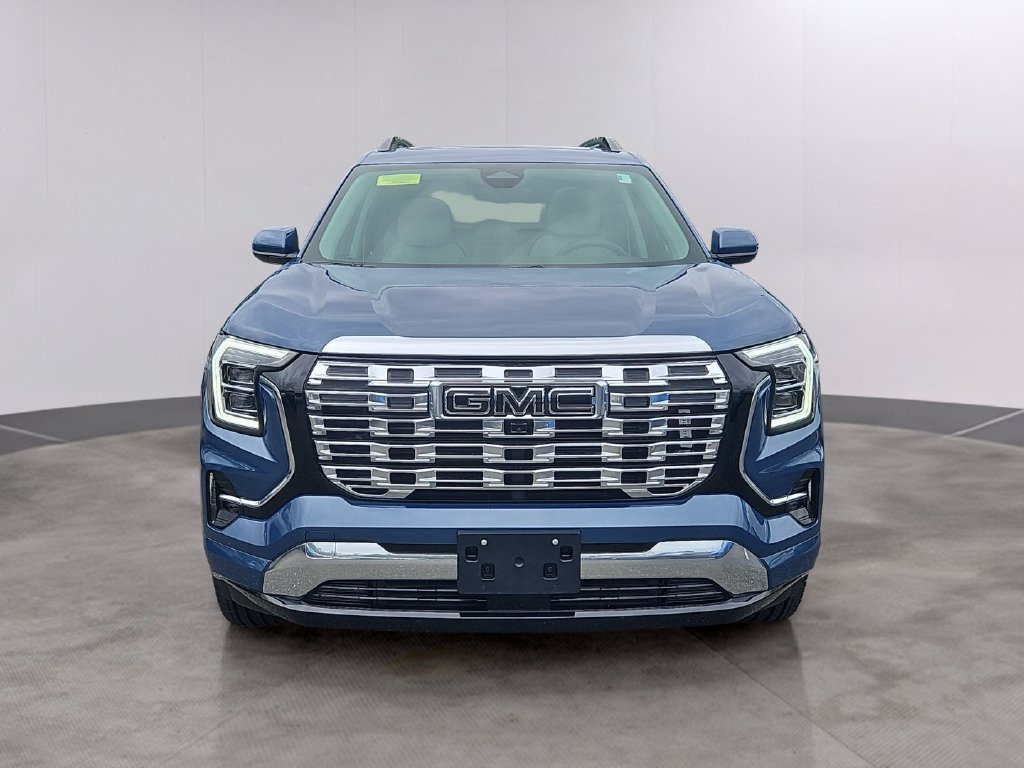 Used 2026 GMC Terrain Denali w/ LPO, Black Badging Package AWD/4WD image 2