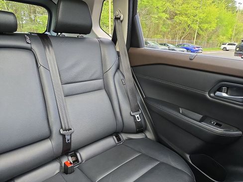 Used 2023 Nissan Rogue SL w/ SL Premium Package image 14