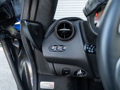 Used 2024 McLaren 750S Spider image 39