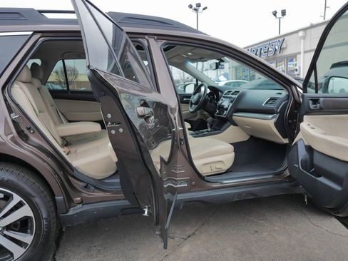 Used 2019 Subaru Outback 2.5i Limited w/ Popular Package #2 image 10