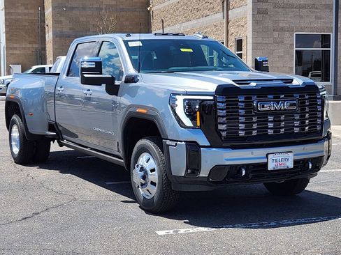 New 2025 GMC Sierra 3500 Denali Ultimate image 2