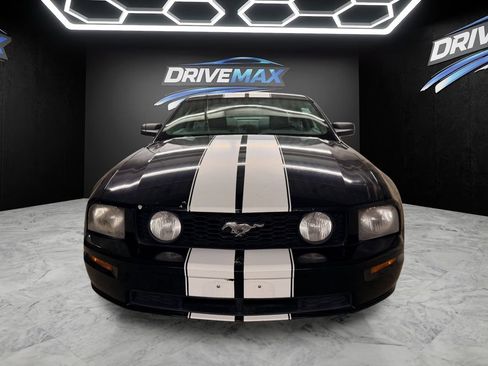 Used 2007 Ford Mustang GT RWD image 2