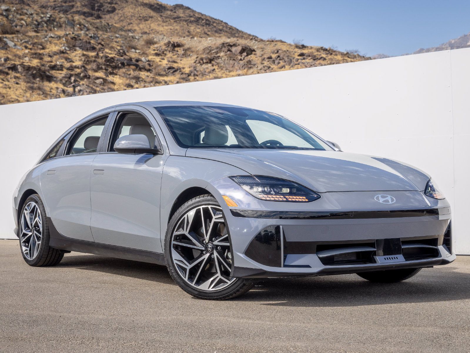Used 2025 Hyundai Ioniq 6 Limited RWD image 5