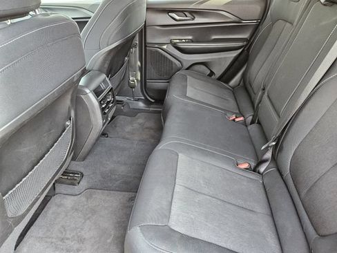 Used 2024 Jeep Grand Cherokee Laredo RWD image 30