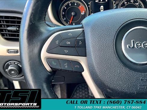 Used 2016 Jeep Cherokee Latitude w/ Cold Weather Group image 18