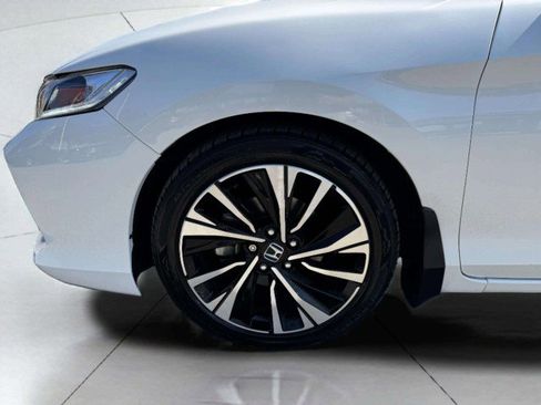 Used 2017 Honda Accord EX-L image 48